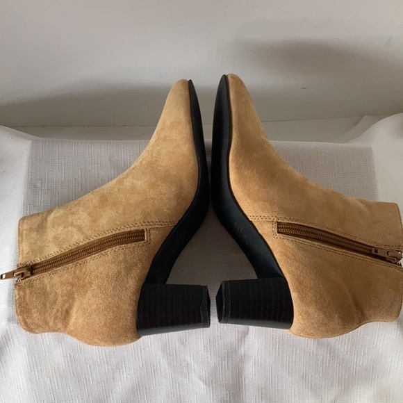 Aj Valenci Cream Suede Ankle Booties Size 5.5M - Picture 3 of 8